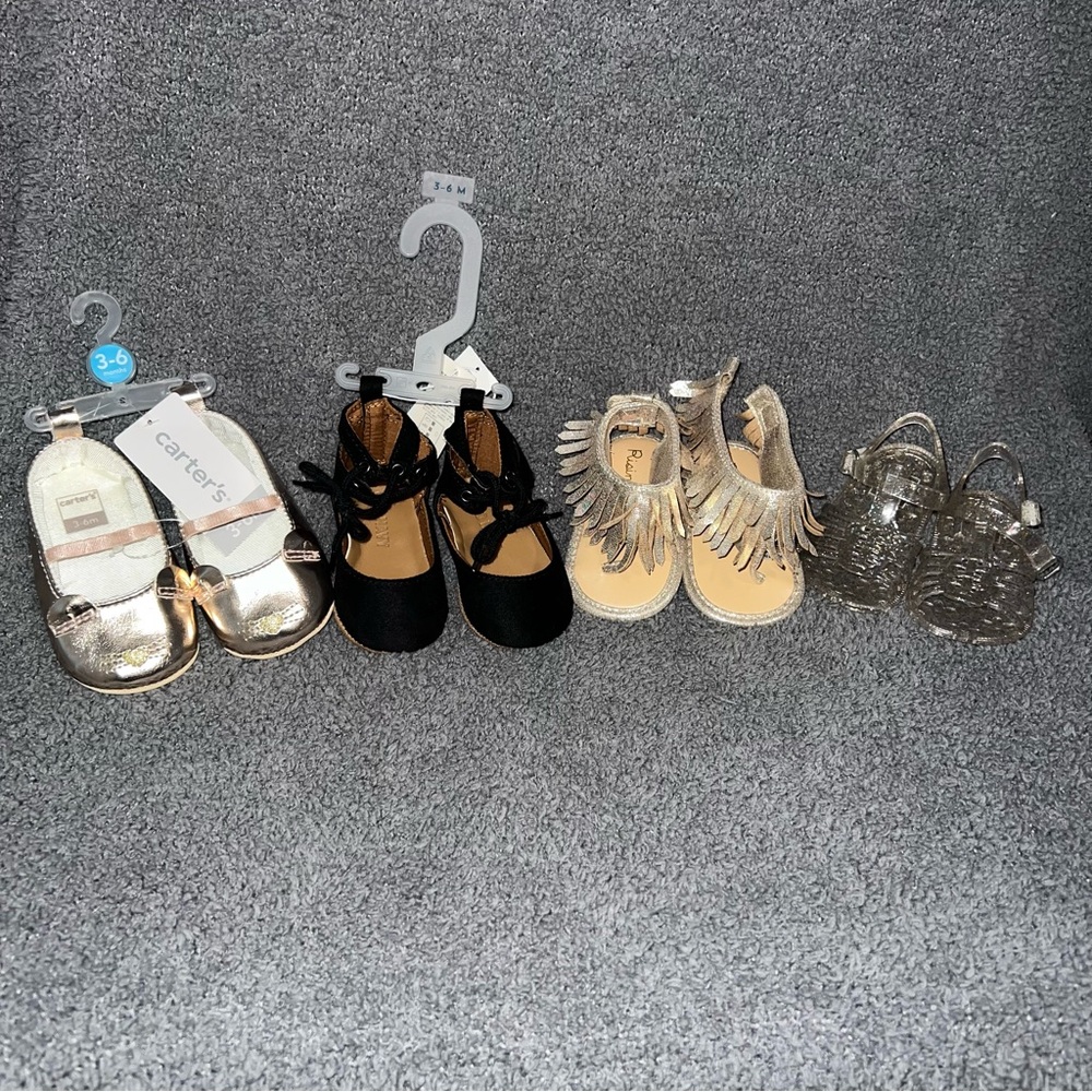 Set of 4 baby girl shoes